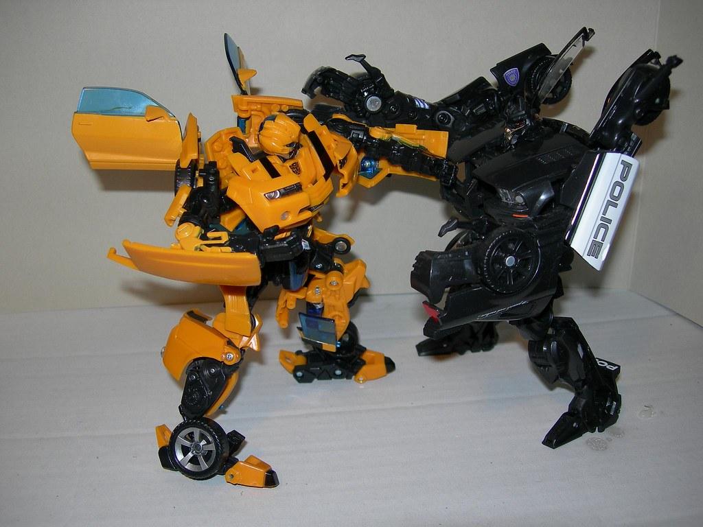 Bumblebee VS Barricade. Giovanni V