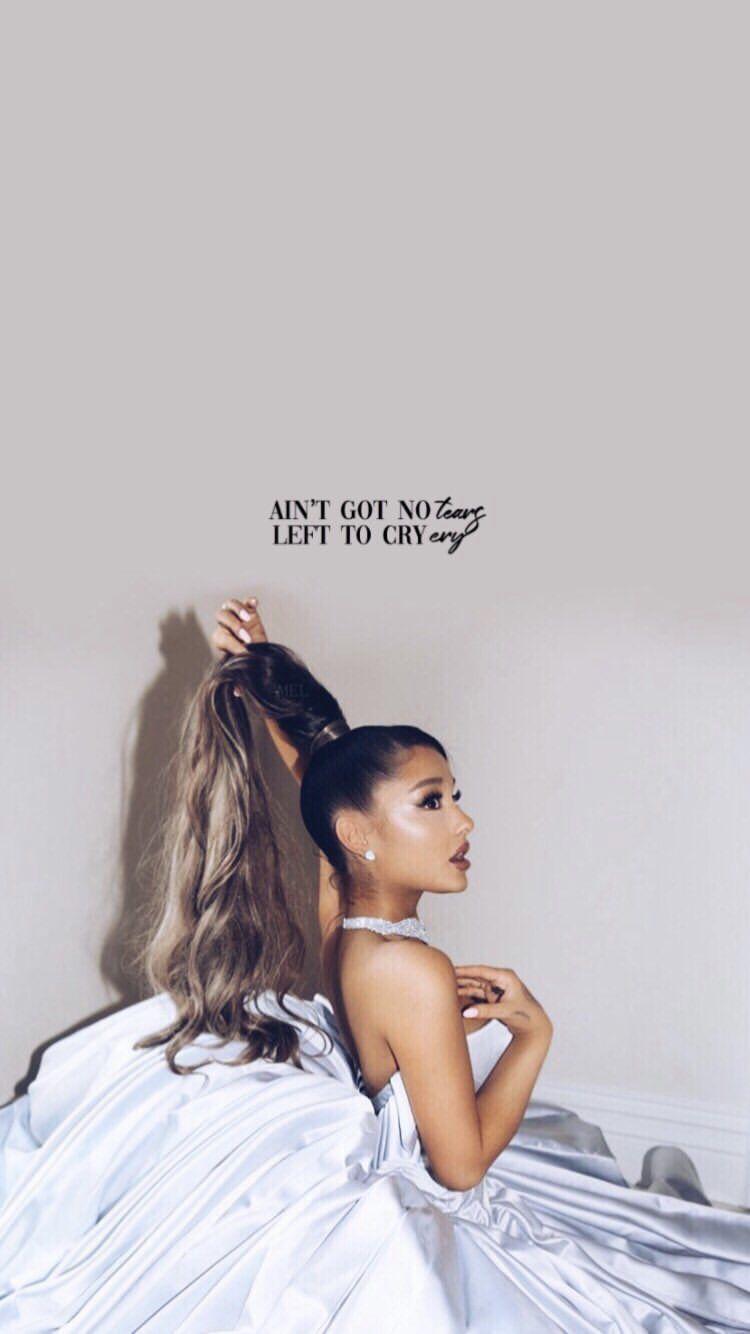 Ariana Grande wallpaper on ig. Ariana