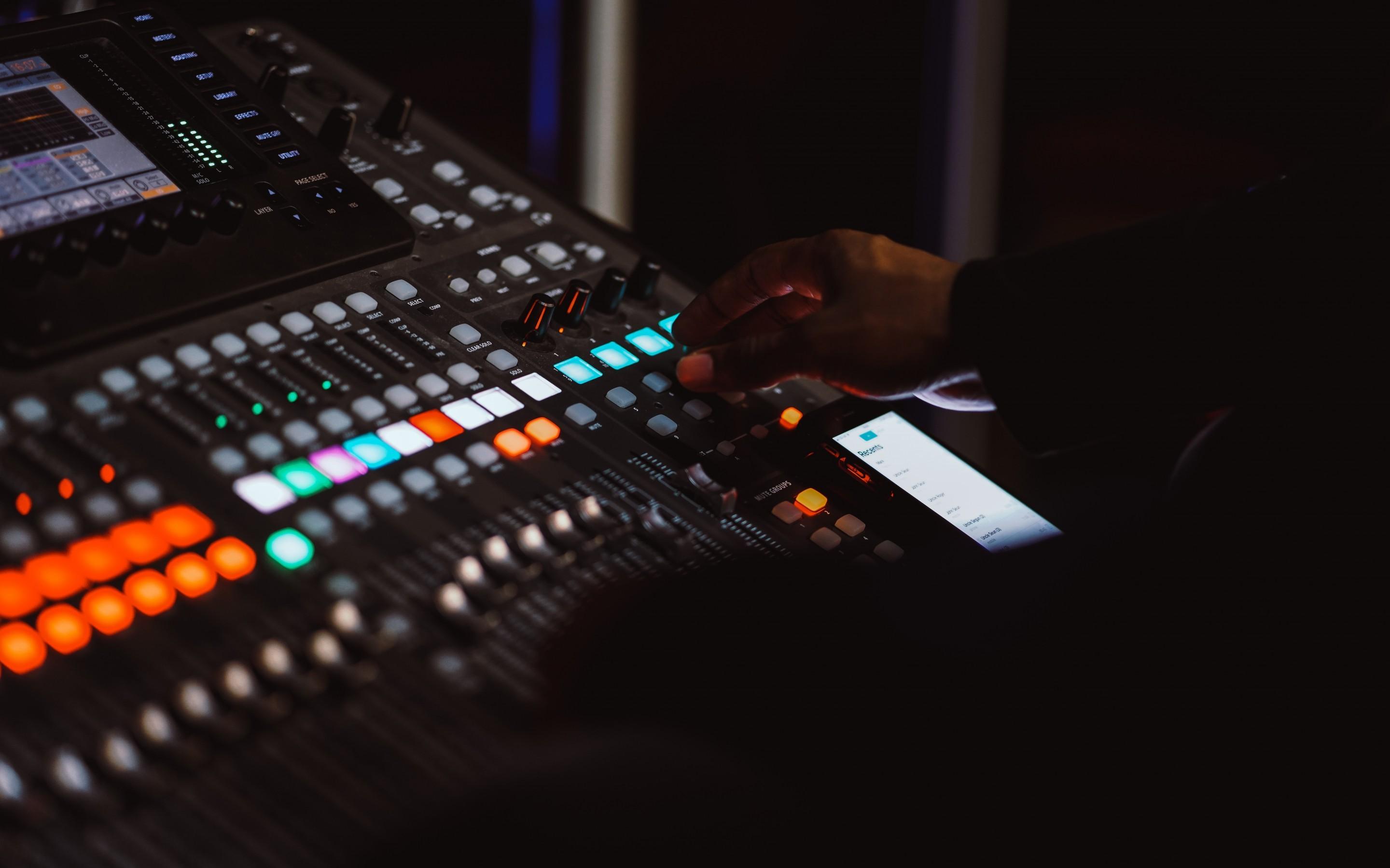 Download 2880x1800 Dj, Mixing Console, Music Production