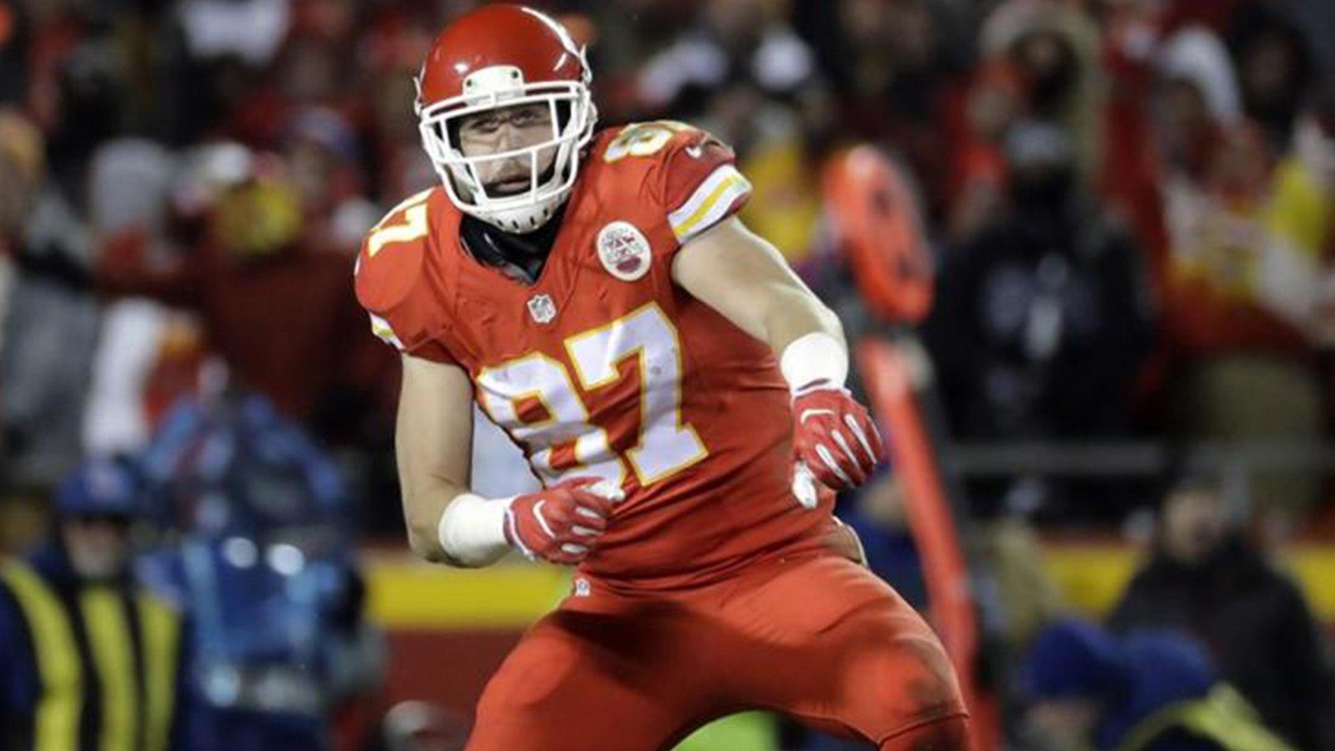 Travis Kelce SAVAGELY TROLLS Marquette King With His Own Dance