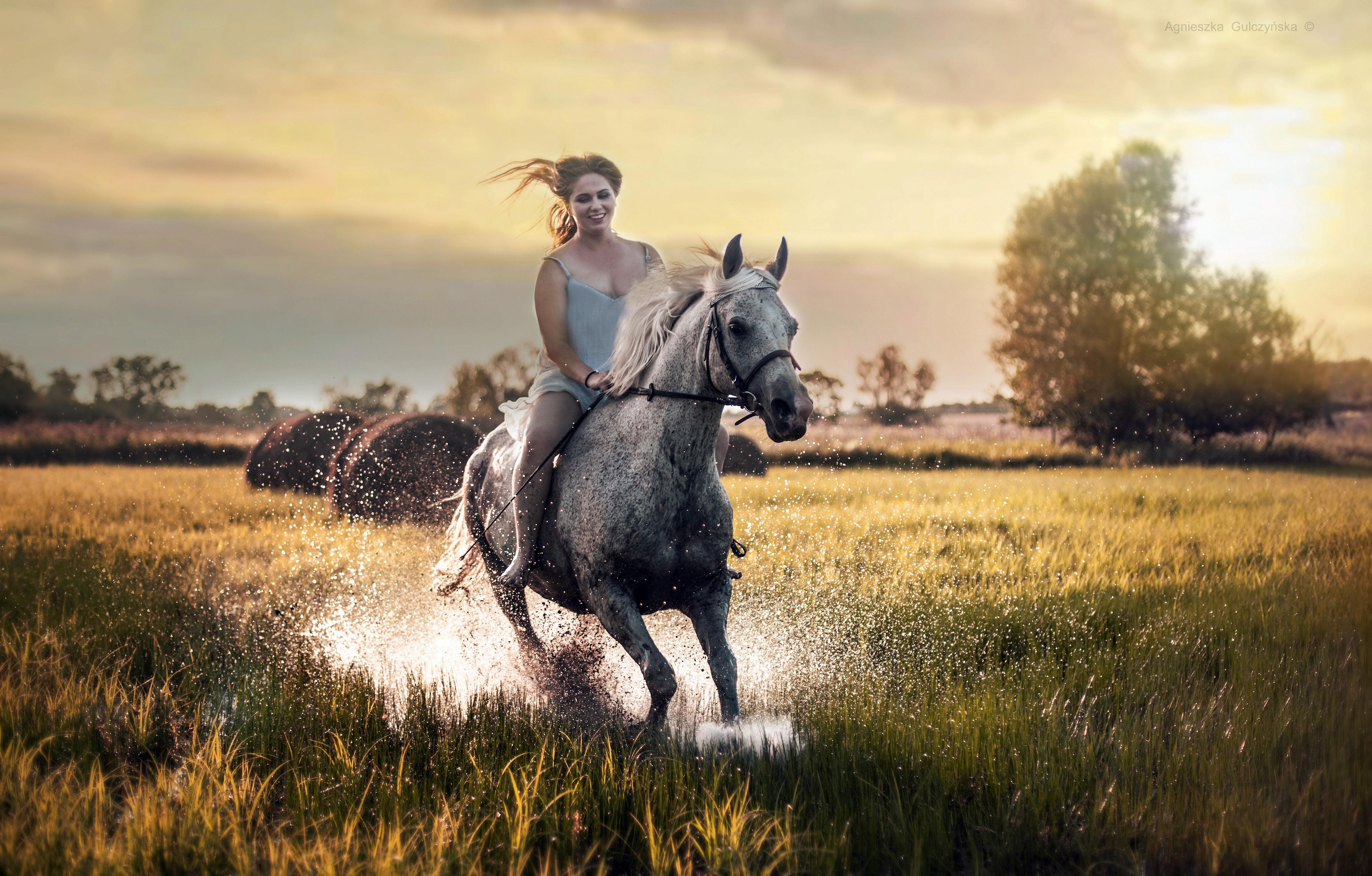 Happy Girl Riding Horse 1600x1200 Resolution HD 4k