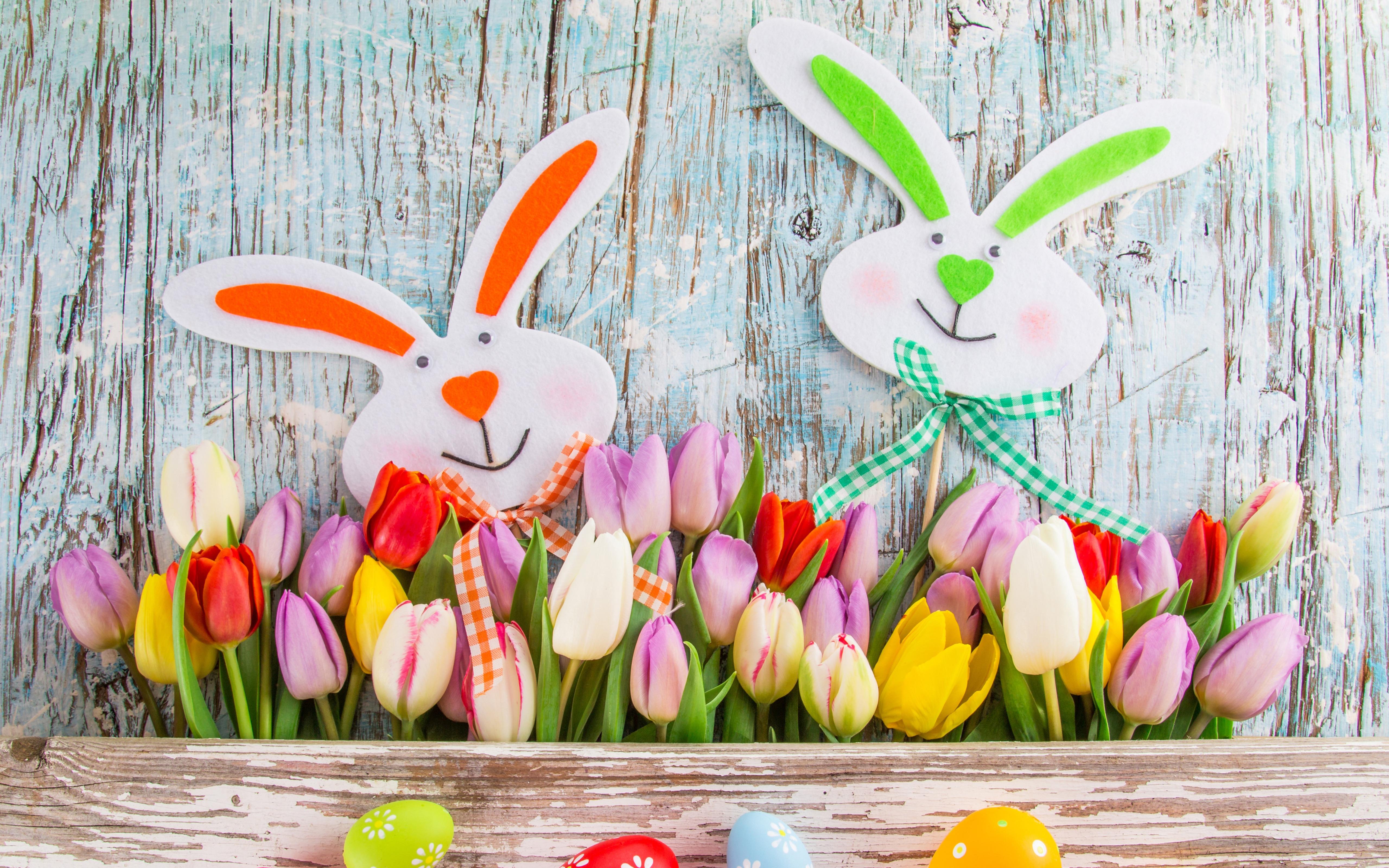 Free download Happy Easter Decor with Bunny Faces and Tulips