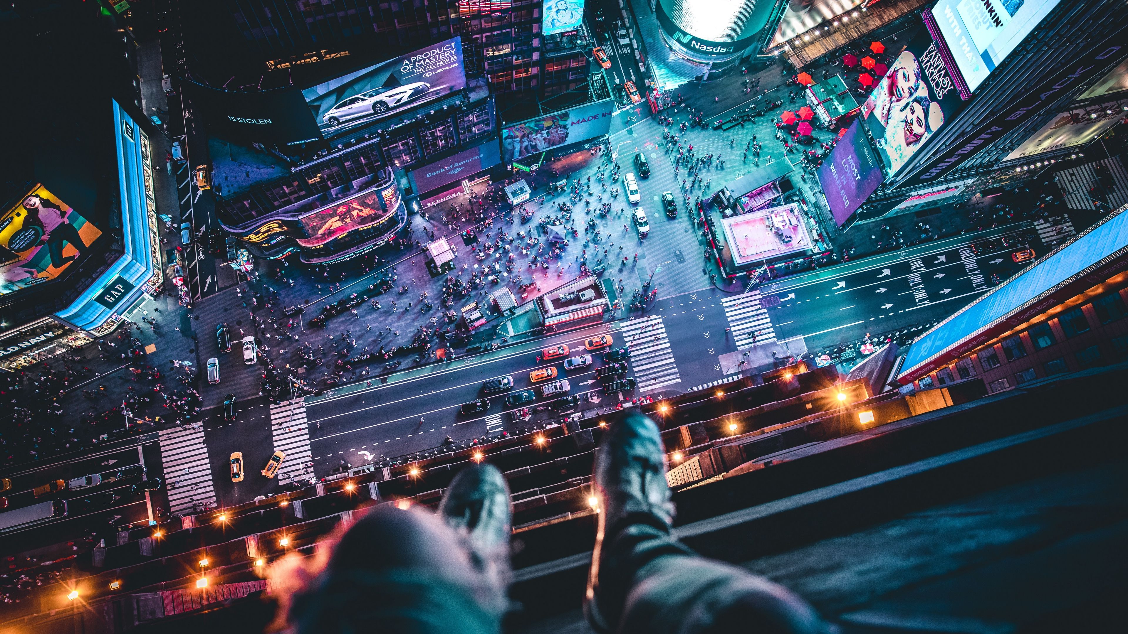 night city, top view, legs, roof, overview, megalopolis, new york, usa 4k top view, night city, legs. Night city, Times square, Skyscraper