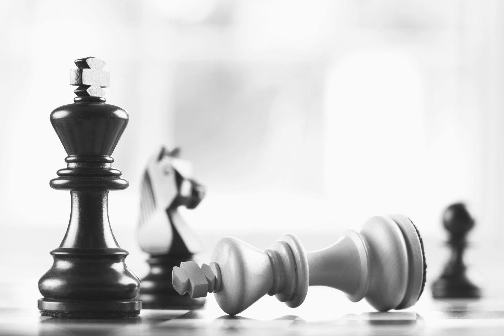 White Chess King Wallpaper Download