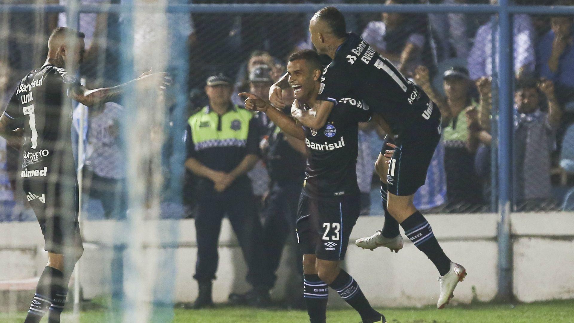 Atletico Tucuman 0 Gremio 2: Libertadores holders draw first