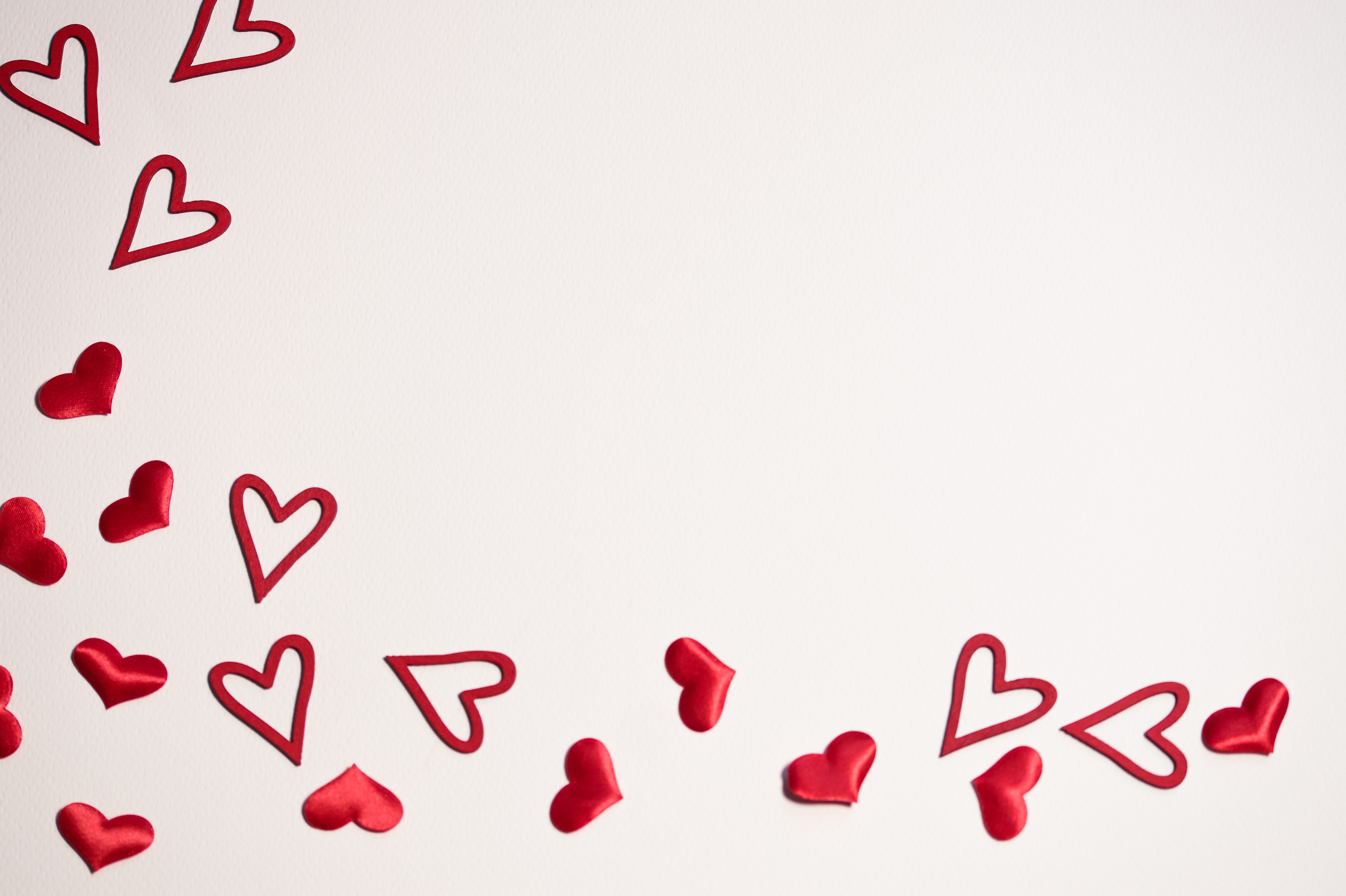Mini Red Hearts Wallpaper · Free