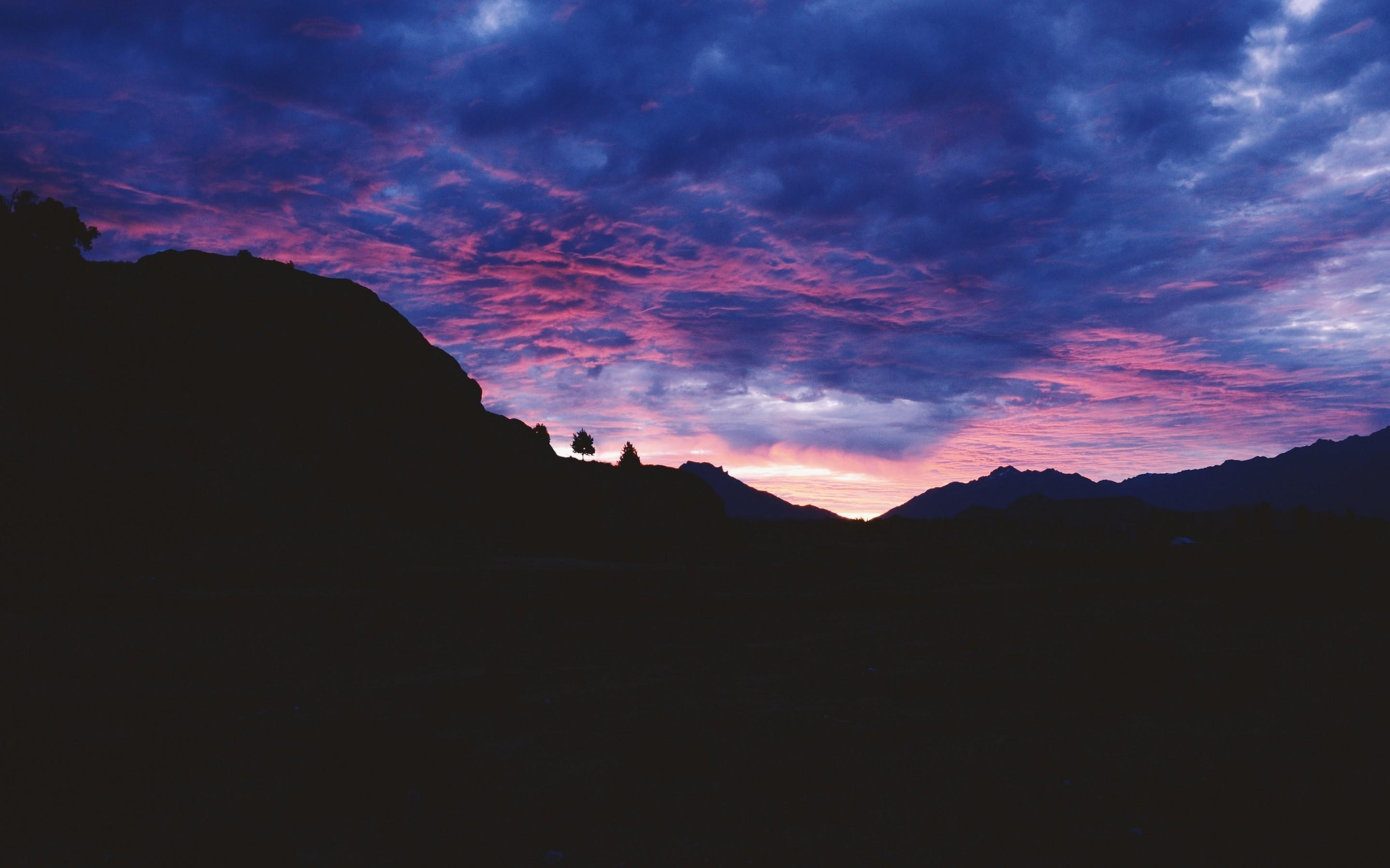 Download 2880x1800 Sunset, Mountains, Silhouette, Sky