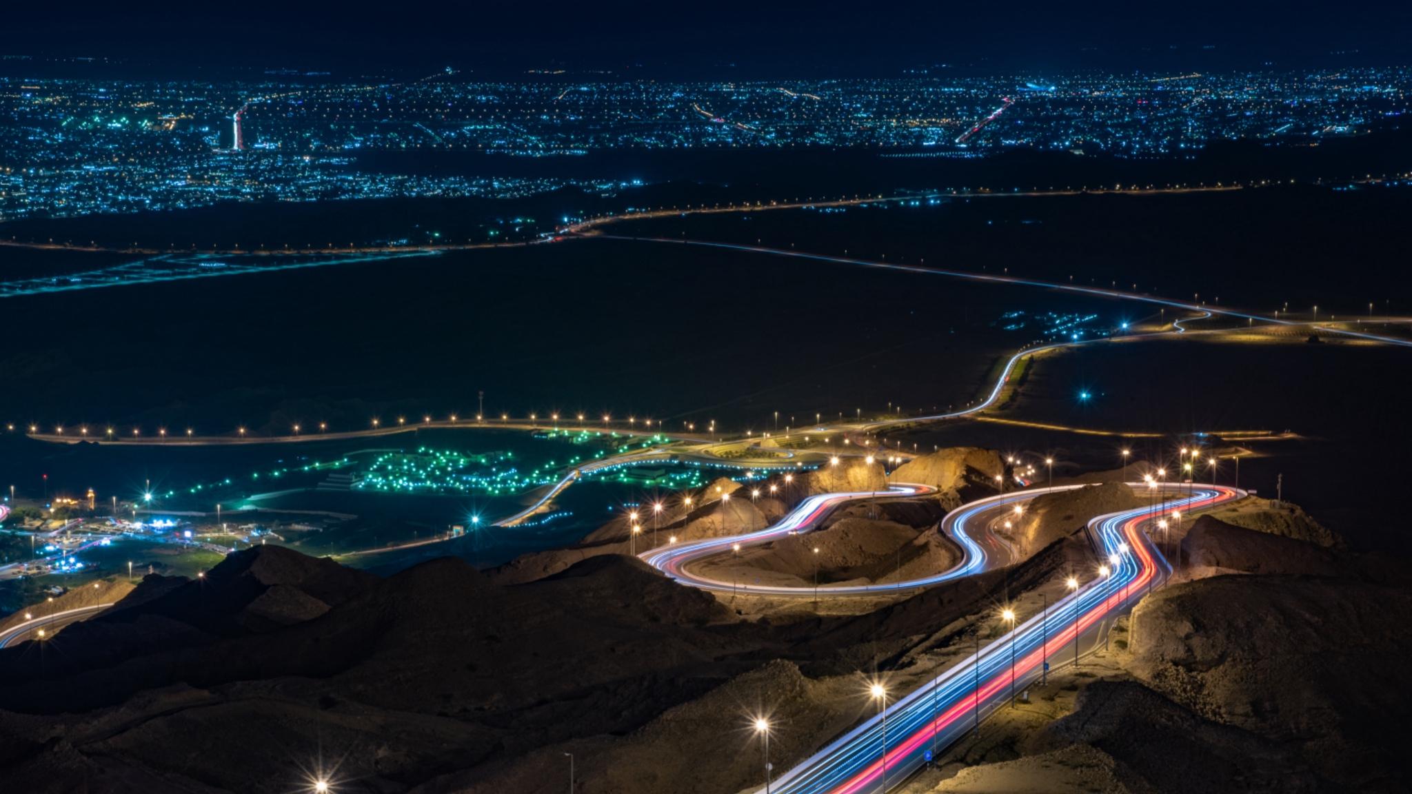 Download wallpaper 2048x1152 night city, city lights, long