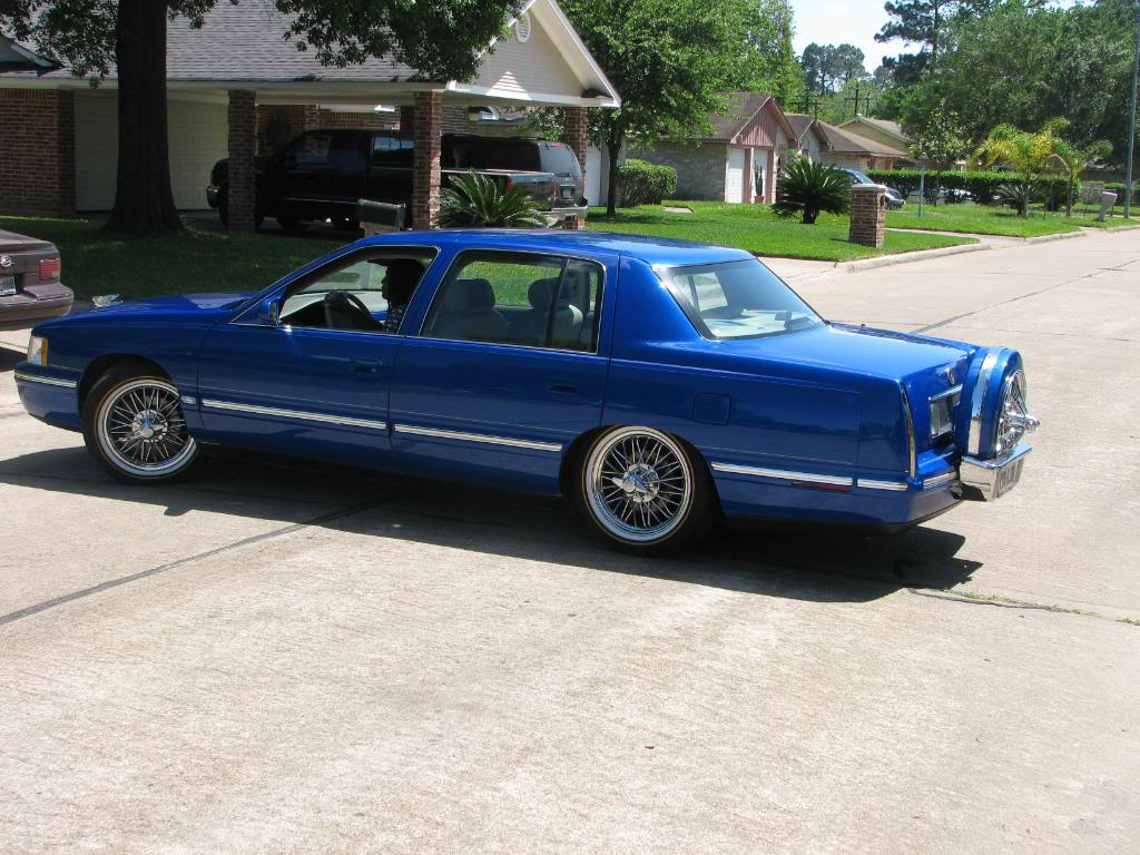 Cadillac DeVille 2003 On Swangas wallpaperx768