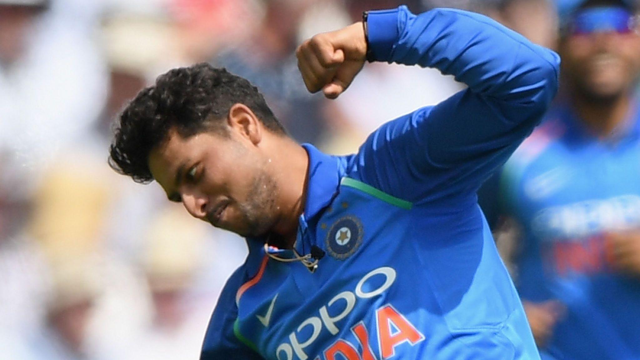 How do you play Kuldeep Yadav? Marcus Trescothick shows us how he