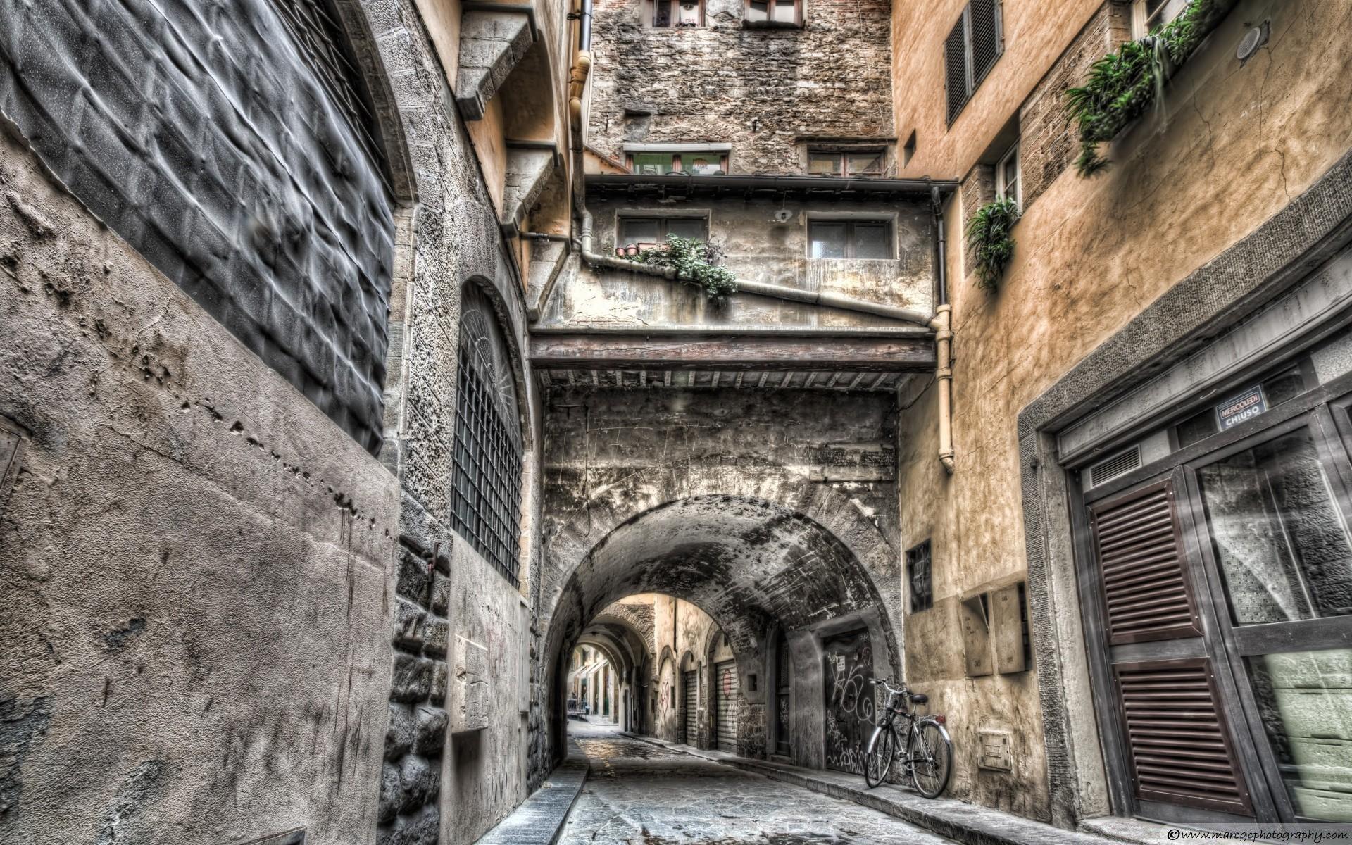Narrow Streets in Florence