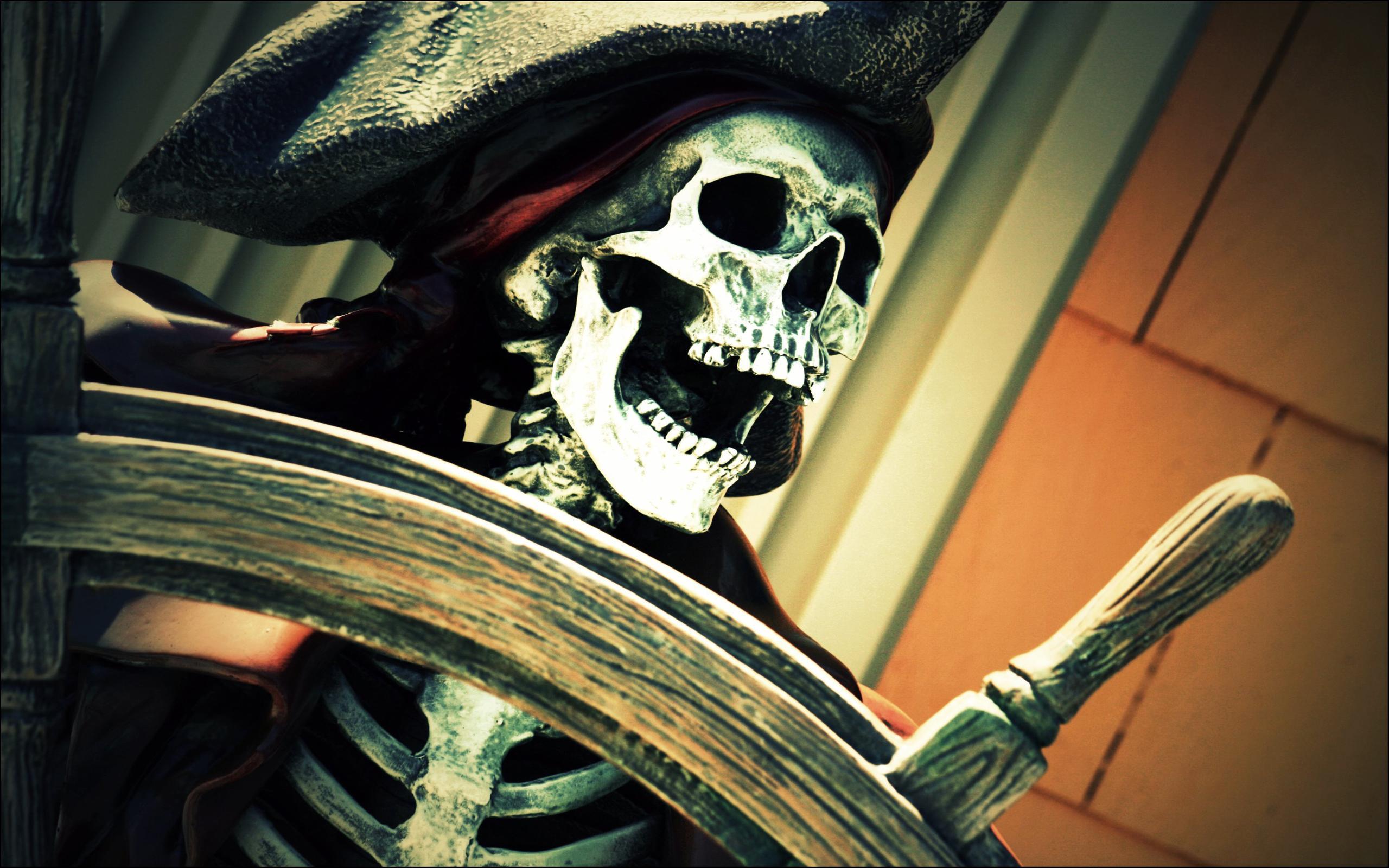 Skeleton pirate Desktop Wallpaper FREE on Latoro.com