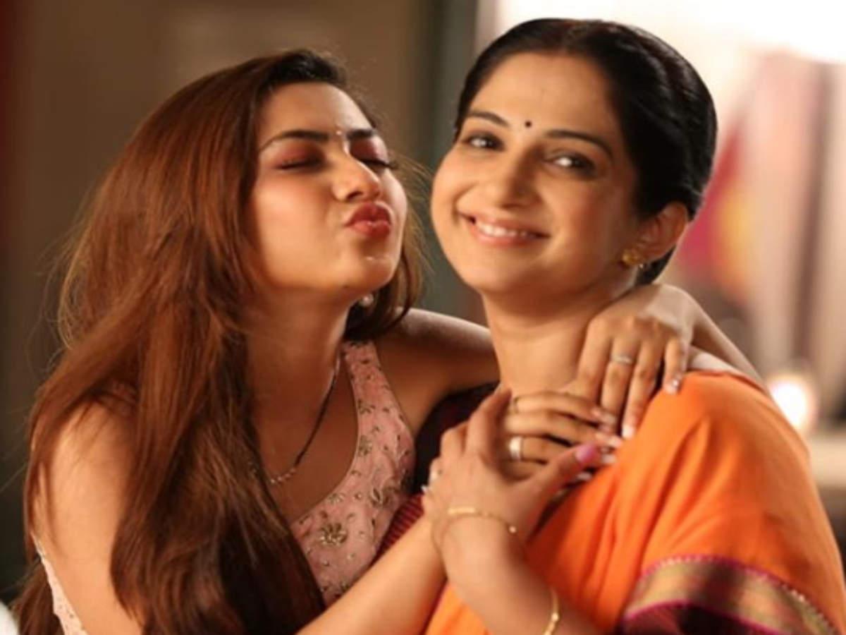 Reem Sameer Shaikh Wishes On Screen Mother, Poorva Gokhale On Her