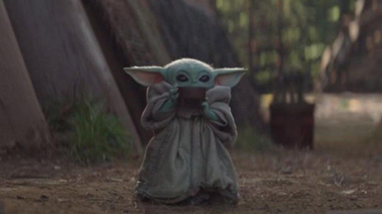 Star Wars: Baby Yoda Sipping Soup Is the Internet's New Breakout Meme