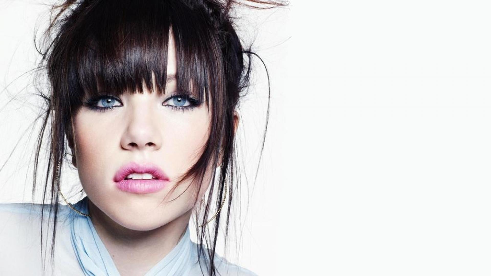 Carly Rae Jepsen Blue Eyes wallpaper. Carly Rae Jepsen Blue