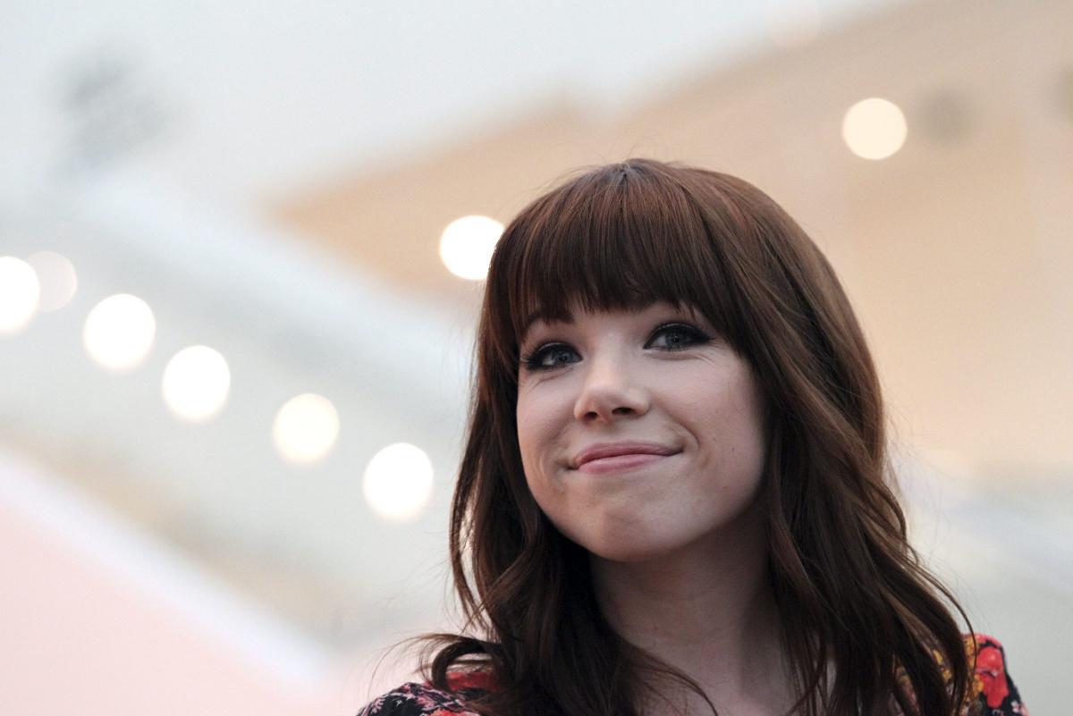 Carly Rae Jepsen Wallpaper High Resolution and Quality Download