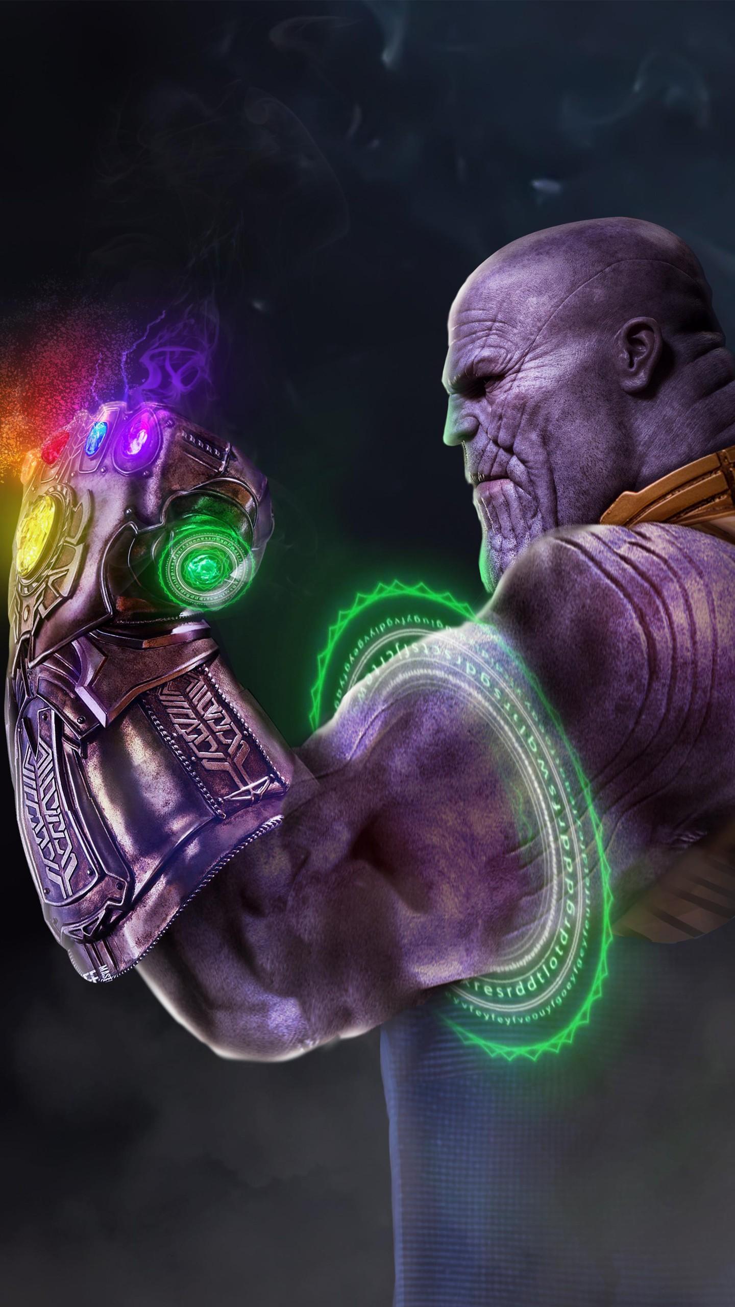 Thanos with Infinity Gauntlet 4K Wallpaper