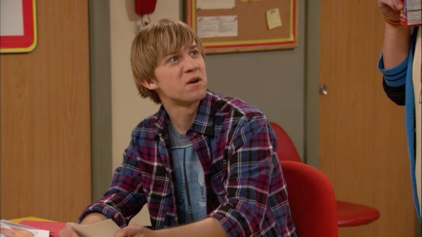 Picture of Jason Dolley in Good Luck Charlie (Season 2)