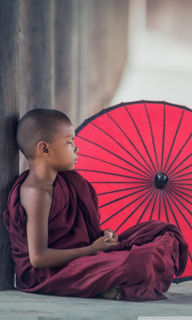 Young Buddhist Monk Meditating Ultra HD Desktop Background