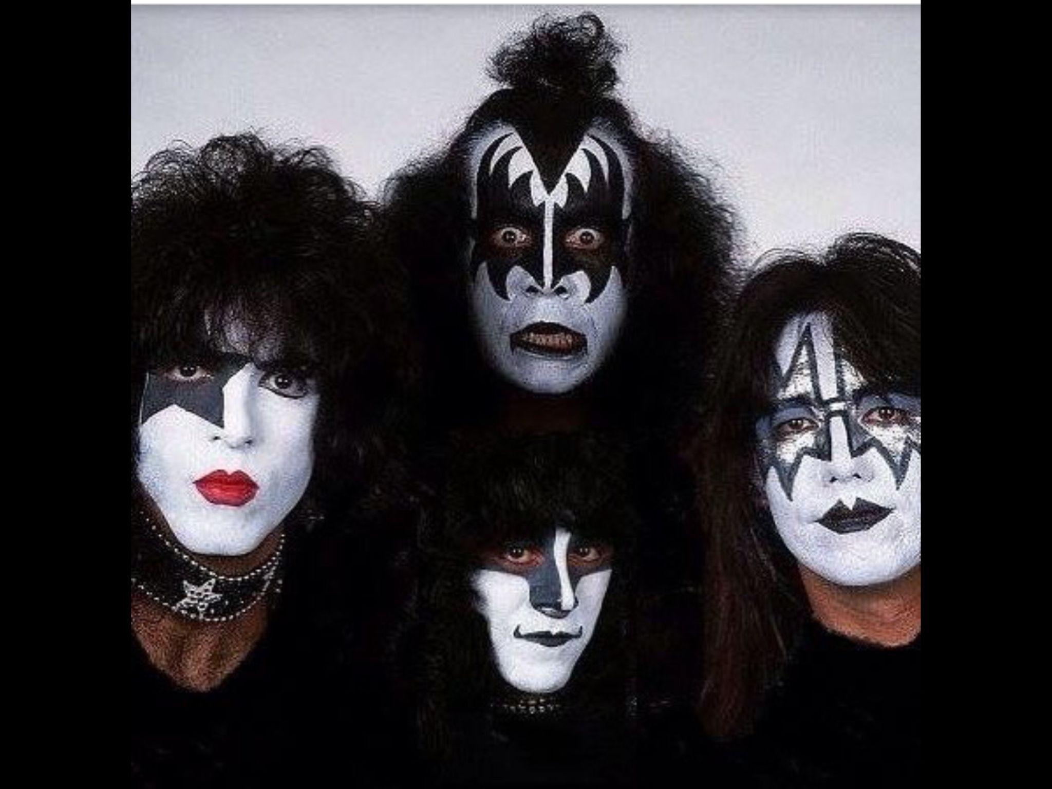 Paul Stanley, Gene Simmons, Ace Frehley, Eric Carr. Kiss band