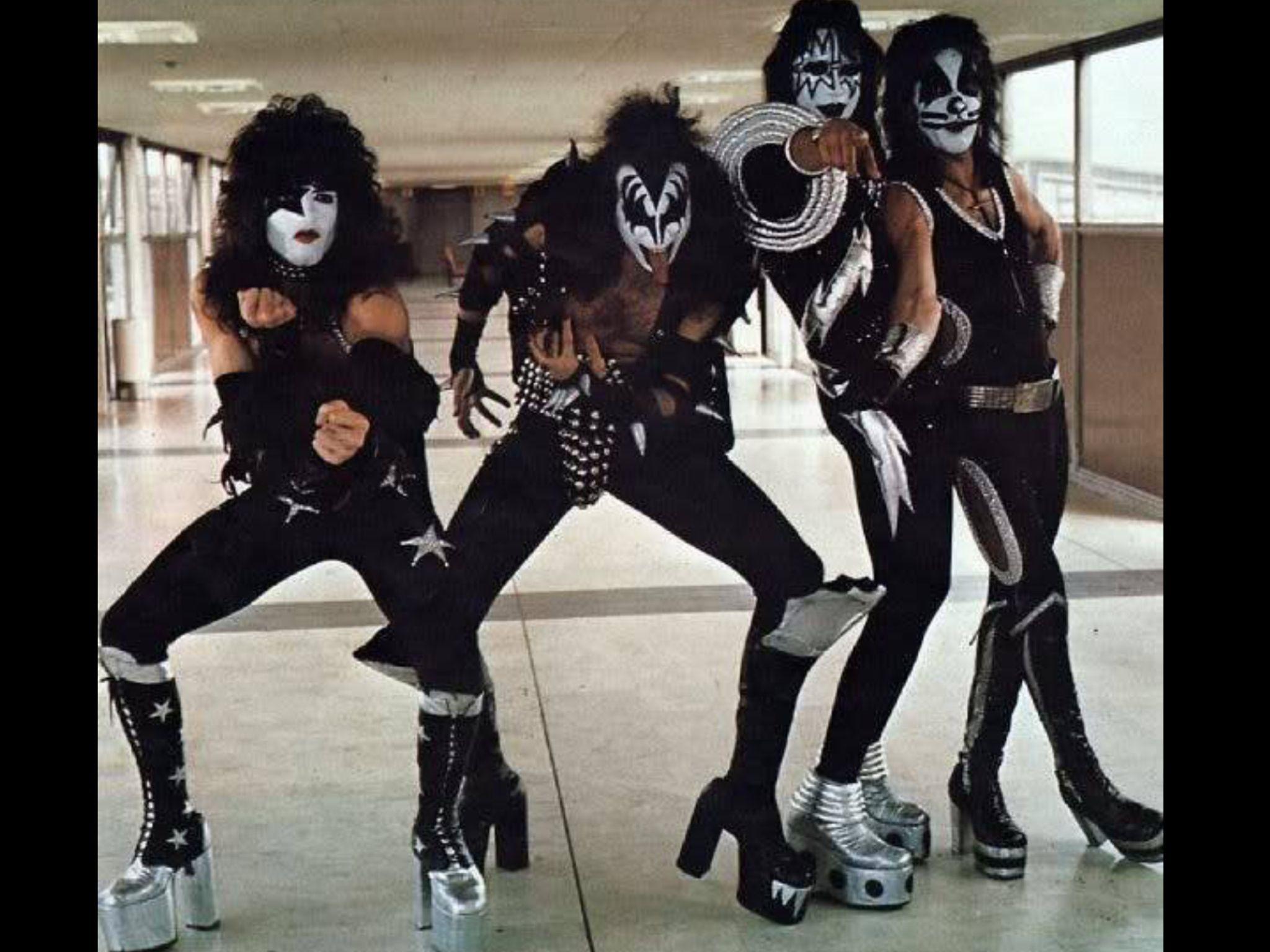 Paul Stanley, Gene Simmons, Ace Frehley, Peter Criss. Kiss band