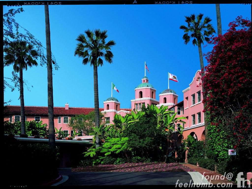 Free download Beverly Hills Hotel which is located on Sunset