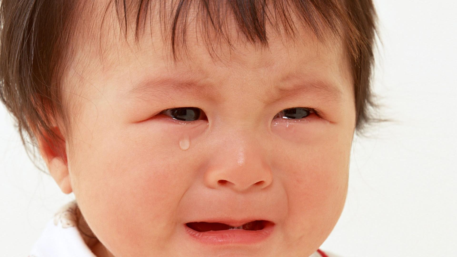 cute baby girl crying wallpapers