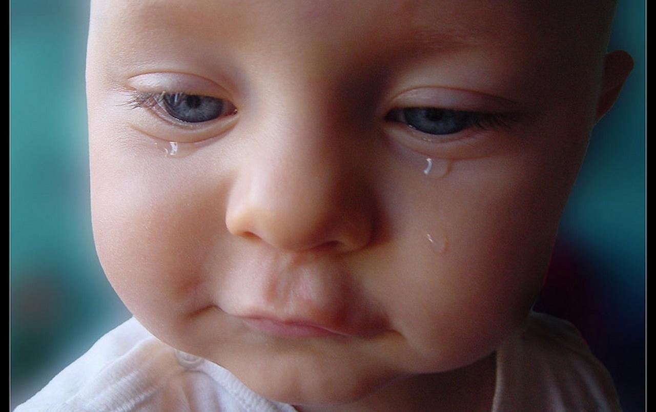 Baby crying wallpaper. Baby crying
