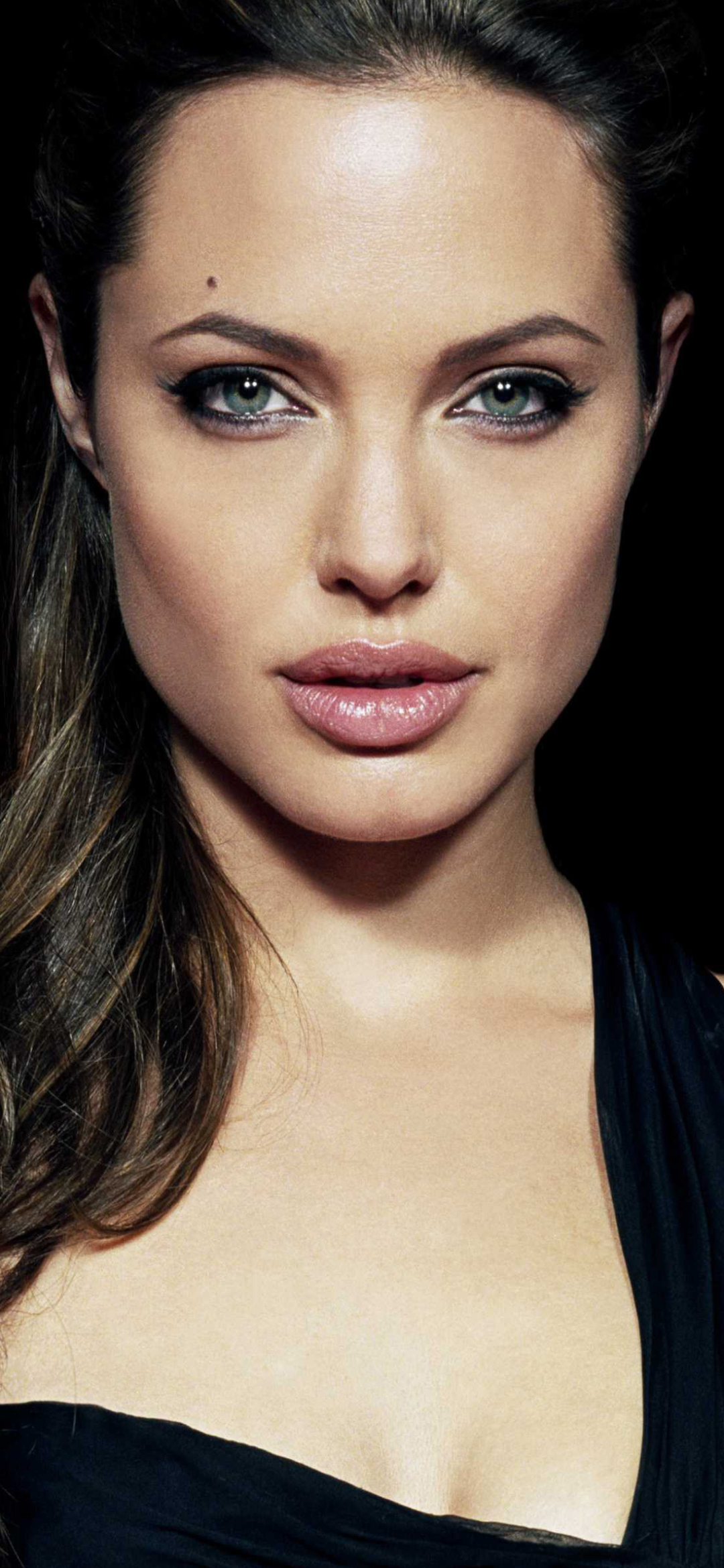 Celebrity Angelina Jolie (1080x2340) Wallpaper