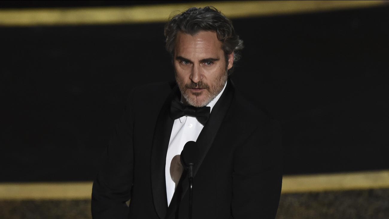 Oscars 2020: Joaquin Phoenix wins best actor for role in 'Joker