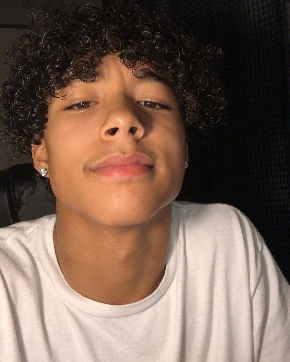 Light Skin Pfp Boy IMAGESEE