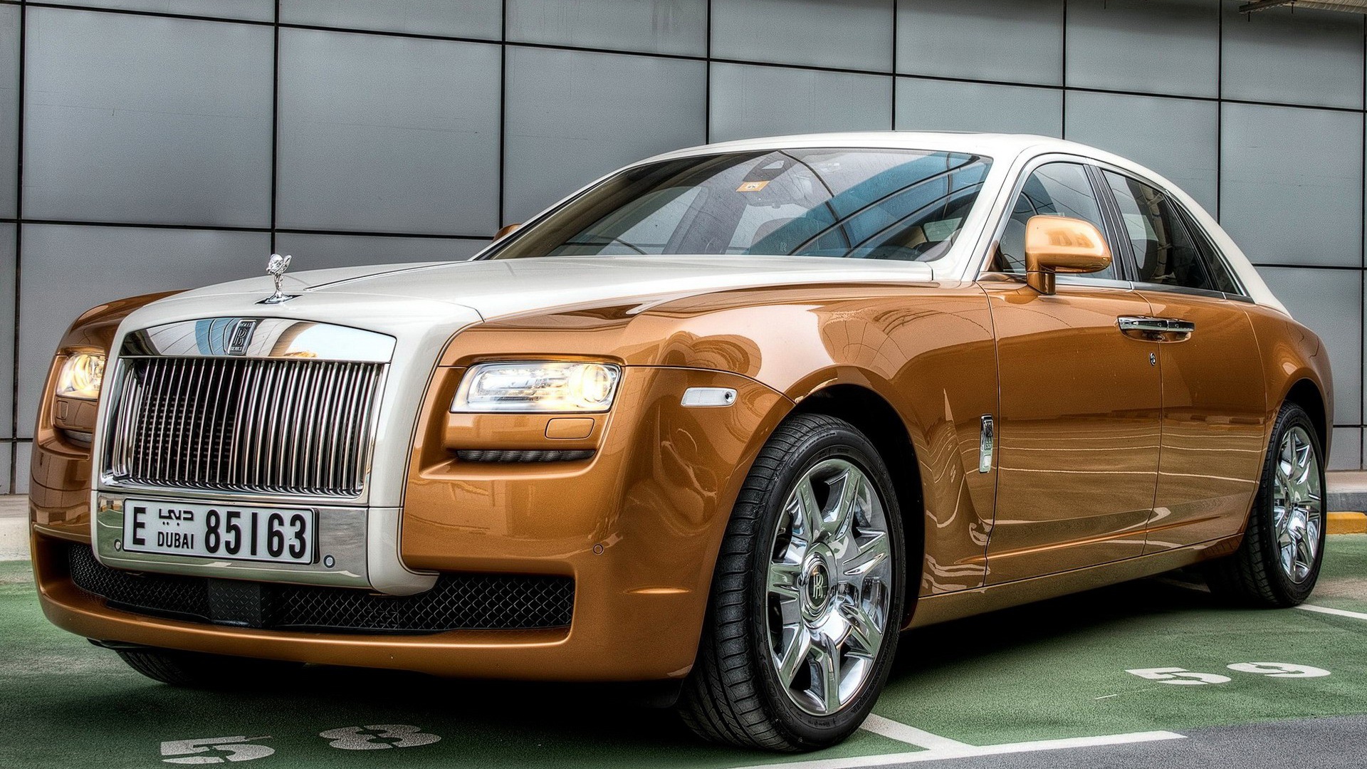 Download 1920x1080 HD Wallpaper rolls royce phantom dubai sedan