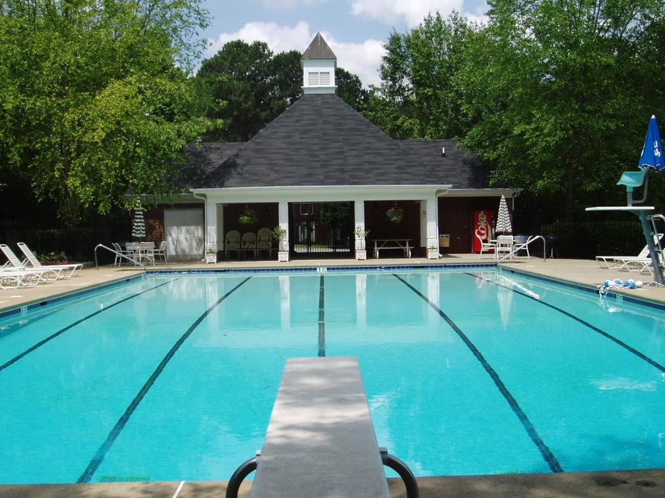 Safety Precautions in Using Swimming Pool Diving Boards