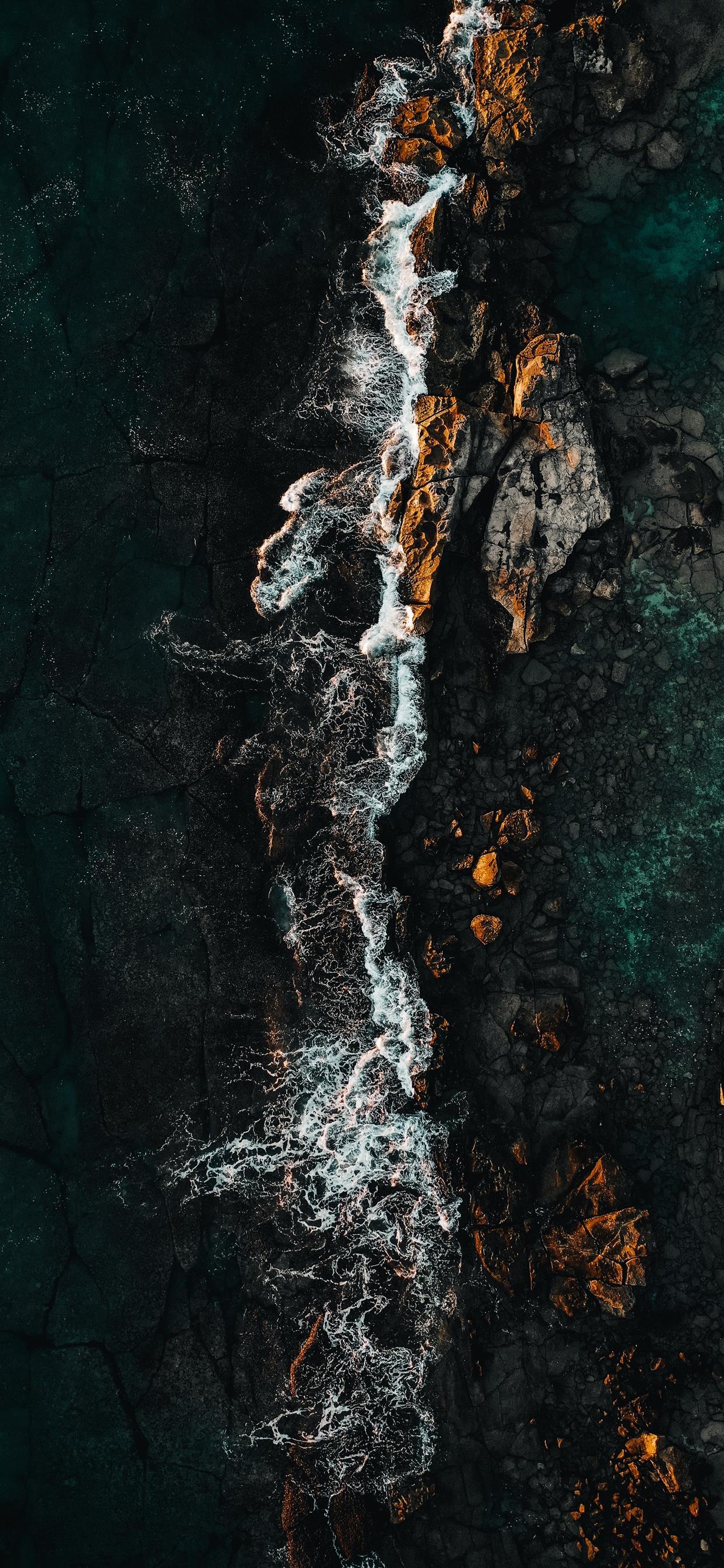 A drone shot from Oahu Hawaii iPhone 11 Wallpaper Free Download