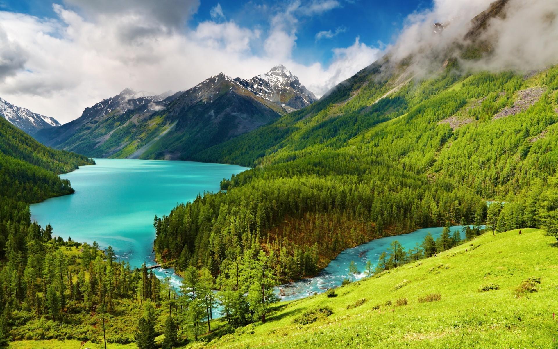 Beautiful Mountain Lakes