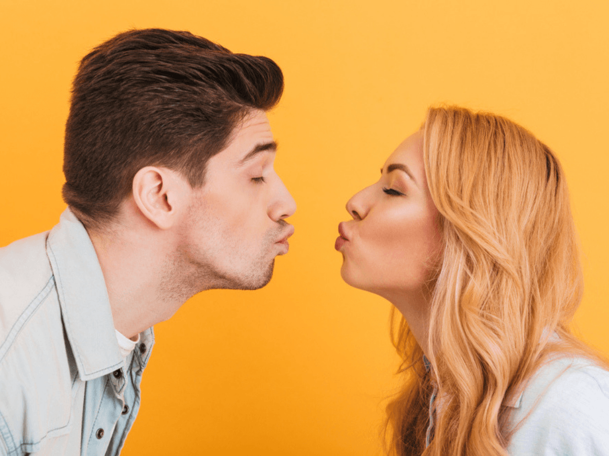 Happy Kiss Day 2019 Image, Photo, Wallpaper, Wishes & Messages