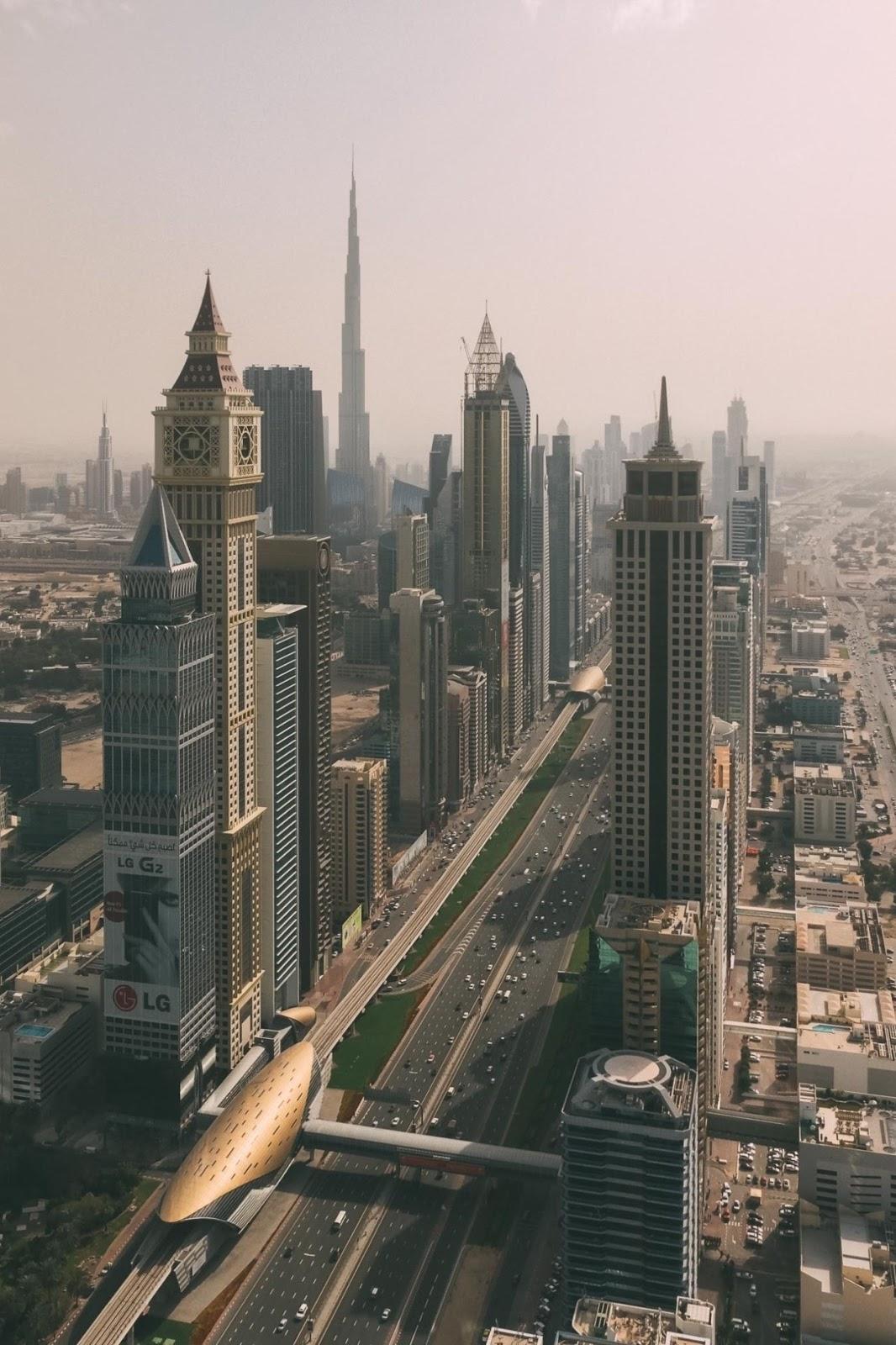 Dubai skyscraper highway. Mobile Wallpaper Mobile Walls