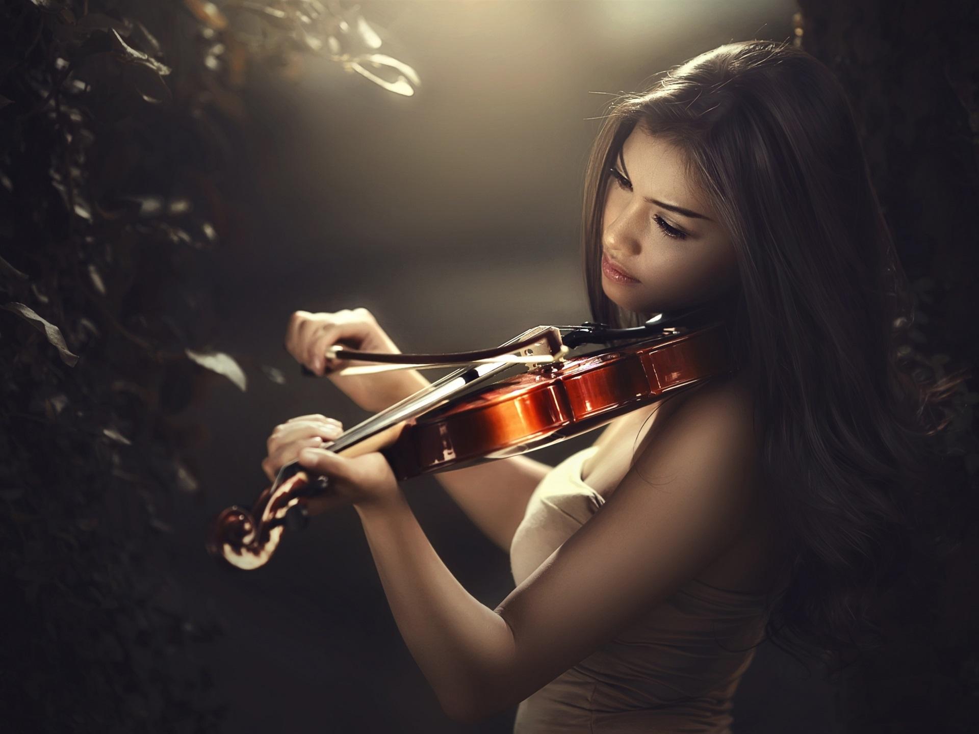 Wallpaper Asian girl play violin, light lines 1920x1440 HD Picture