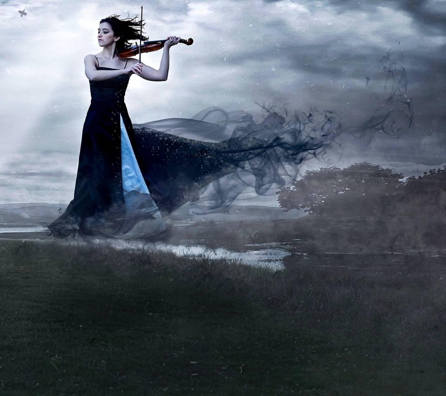 girl with violin wallpaper
