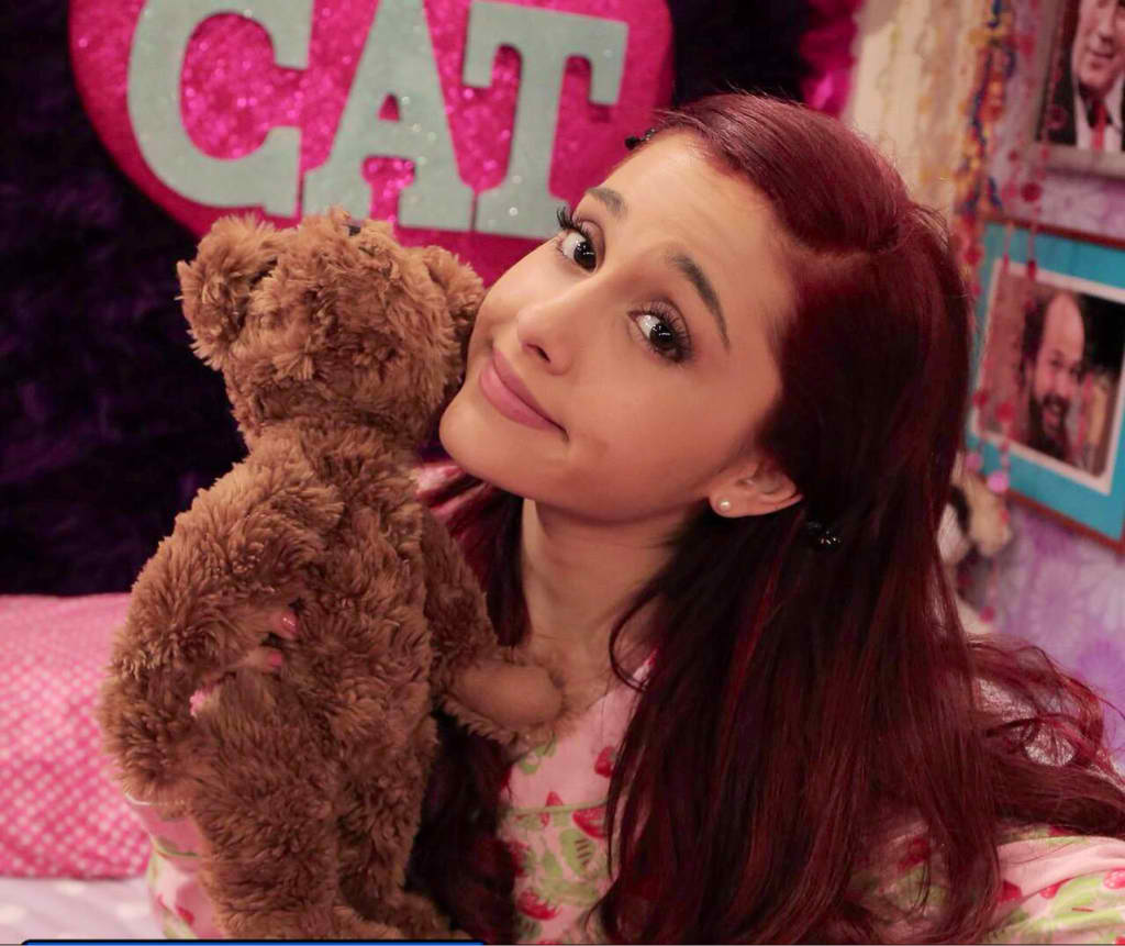 Ariana Grande Cat Valentine's Day I don't
