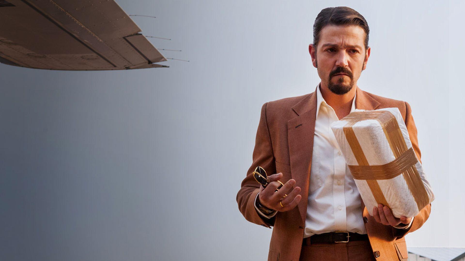 Download Latest HD Wallpapers of  Tv Shows Pedro Pascal Narcos