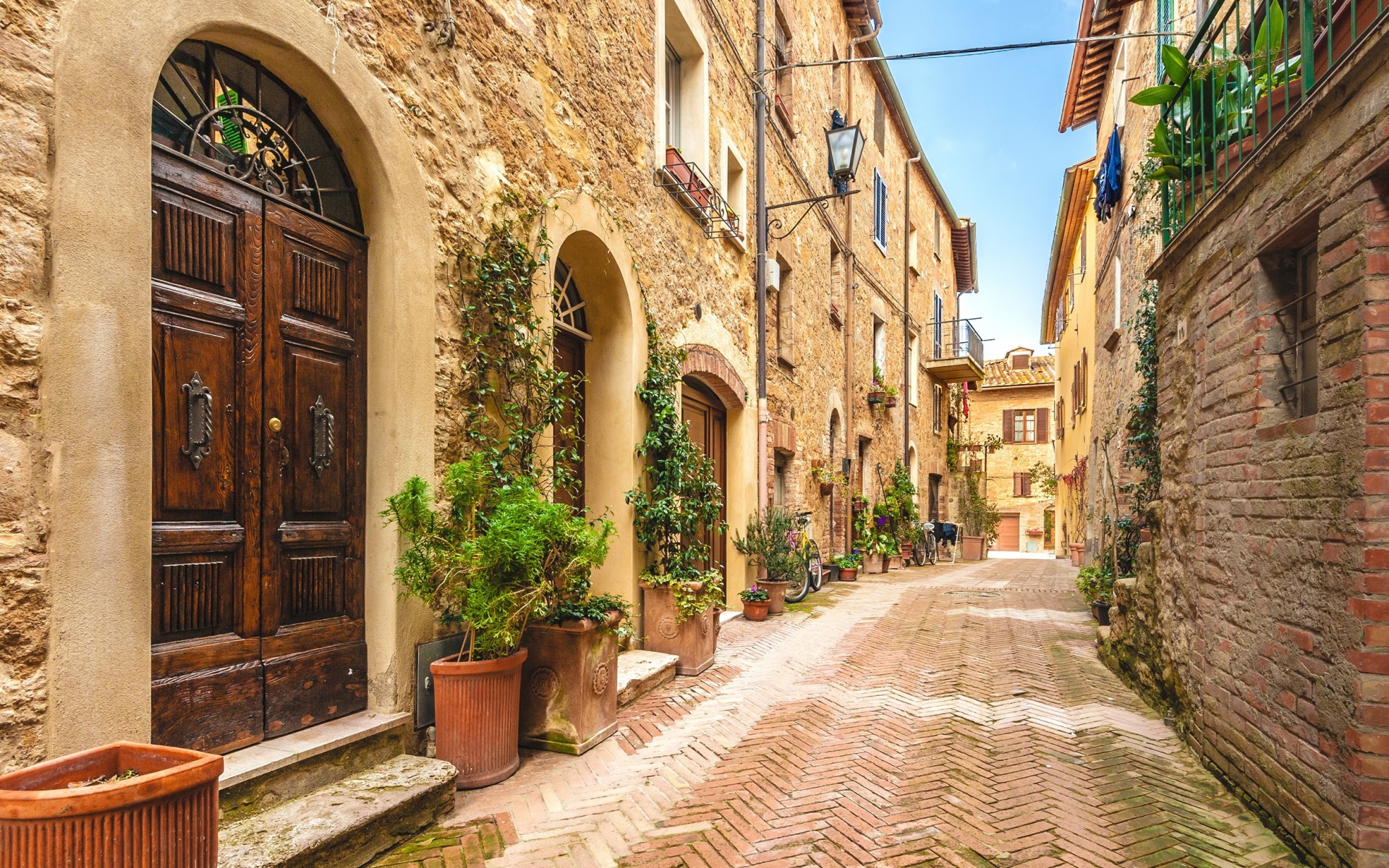 Download wallpaper Siena, old houses, summer, white stone