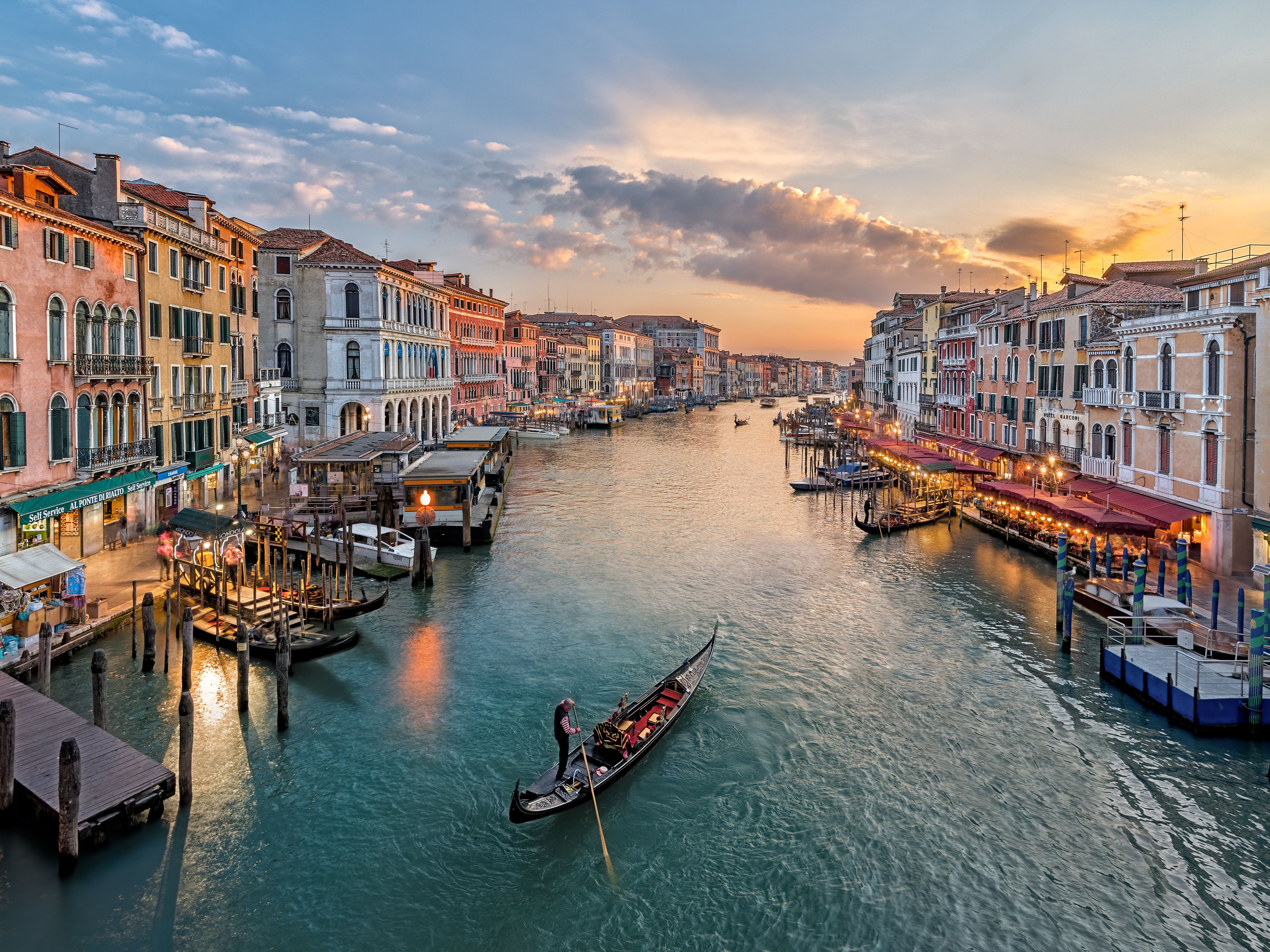 What to Know About Gondola Rides in Venice, Italy