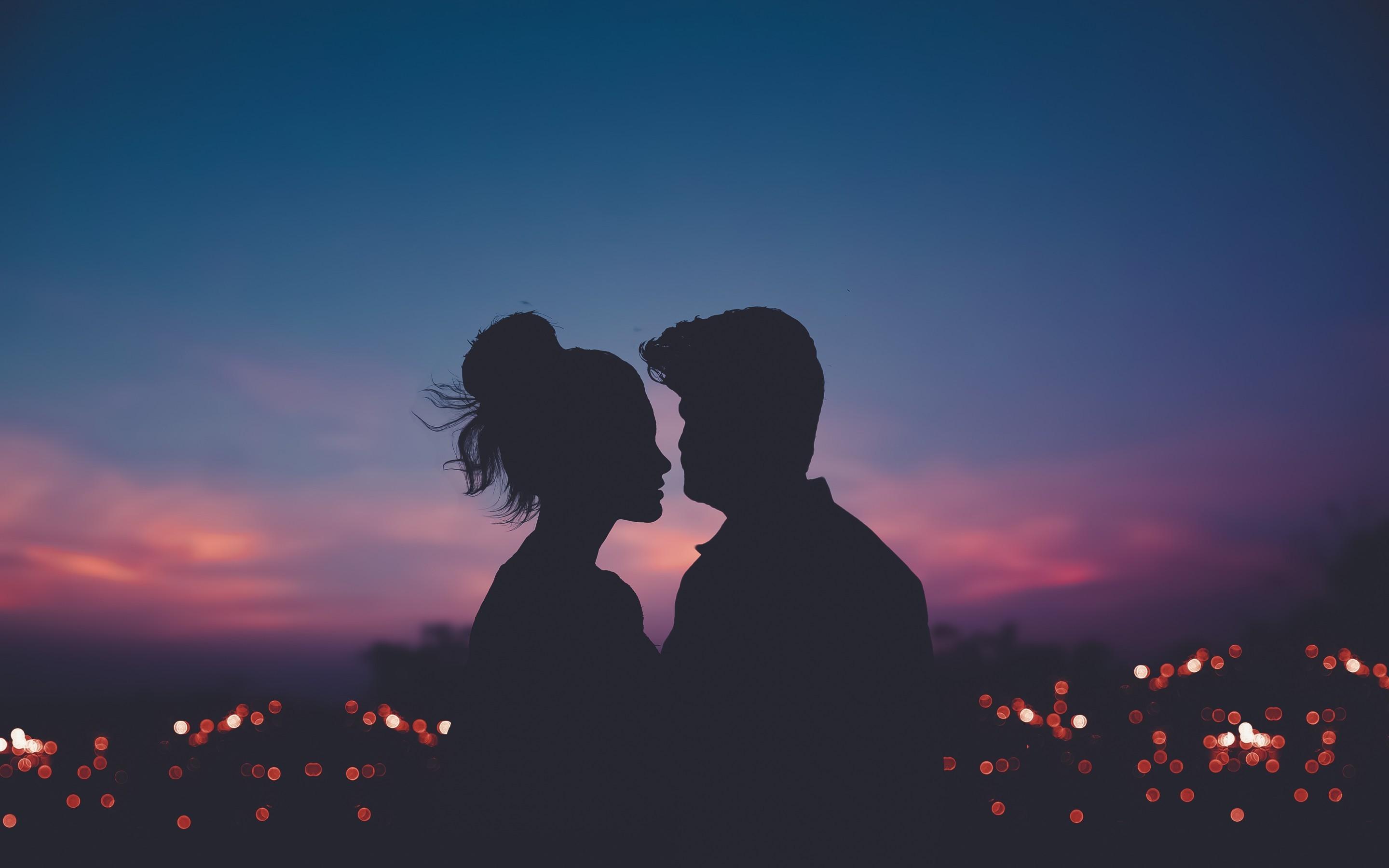 Download 2880x1800 Lovely Couple Silhouette, Bokeh, Romance