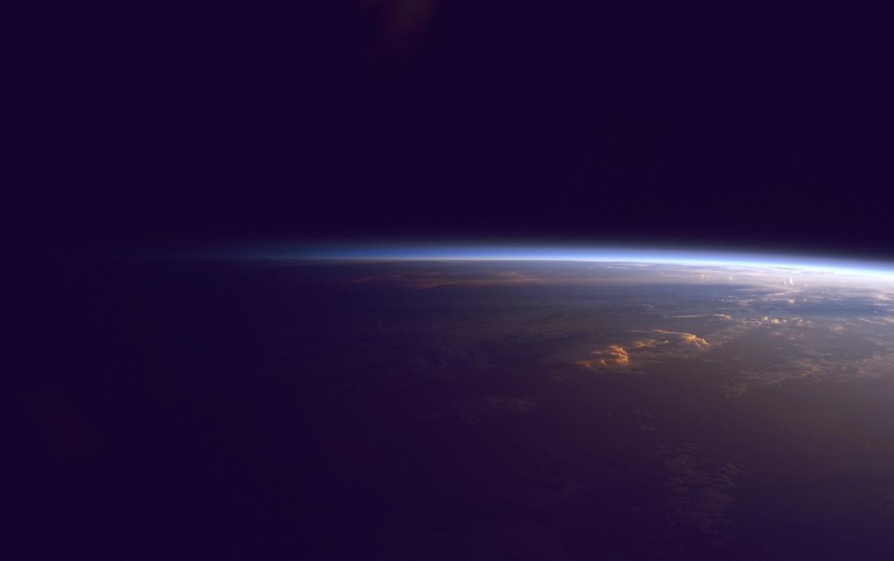 Earth Horizon from Outer Space wallpaper