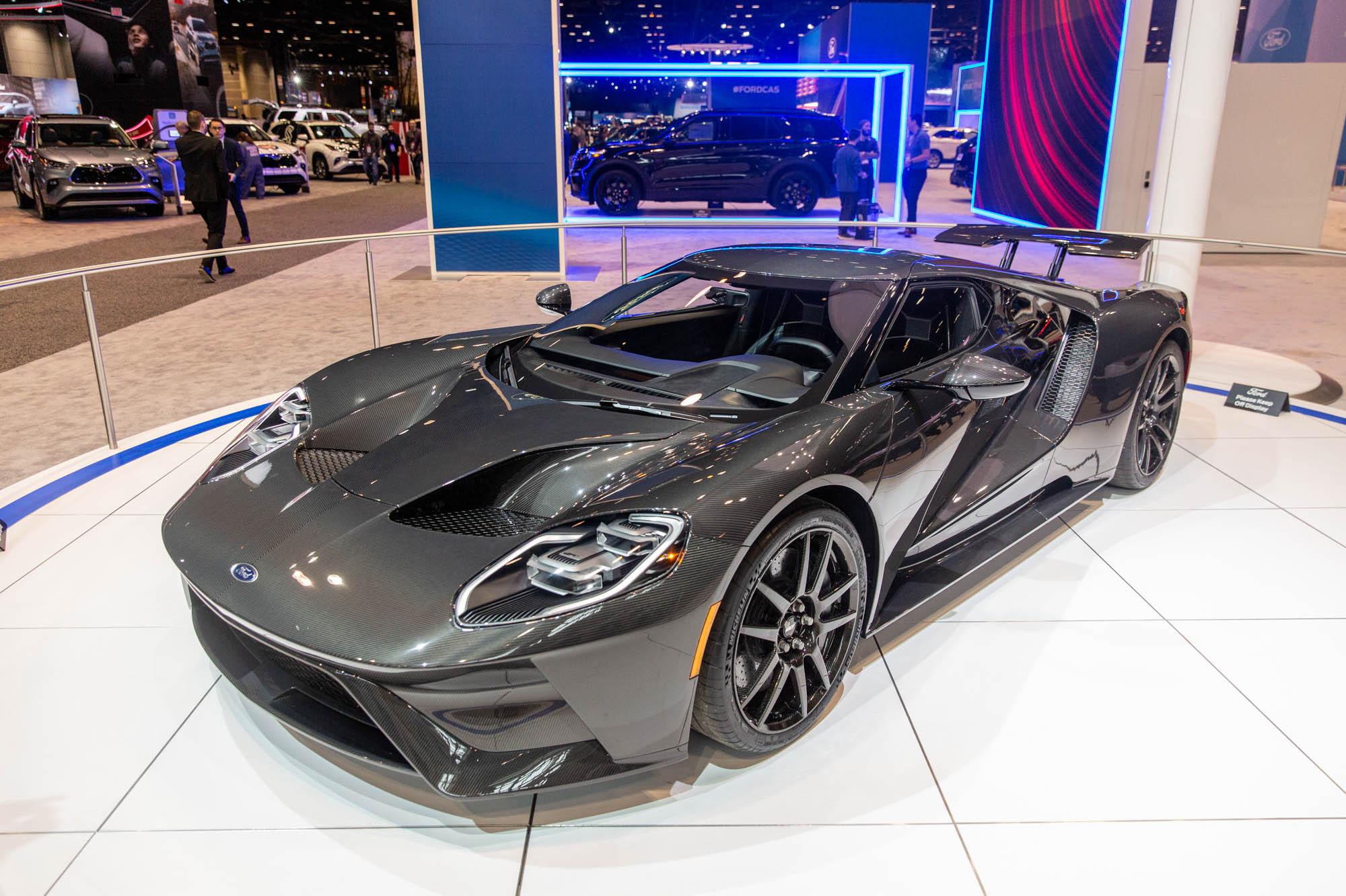 Ford GT ups horsepower to 660, offers $000 Liquid Carbon