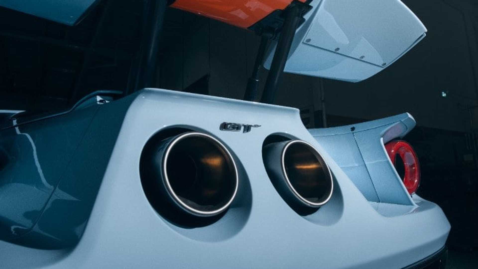 Ford GT Gets 660 HP, Exposed Carbon Fiber Body Option