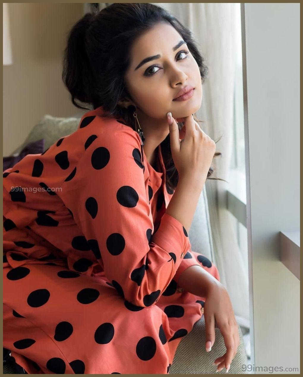 Anupama Parameswaran Beautiful HD Photo & Mobile Wallpaper HD