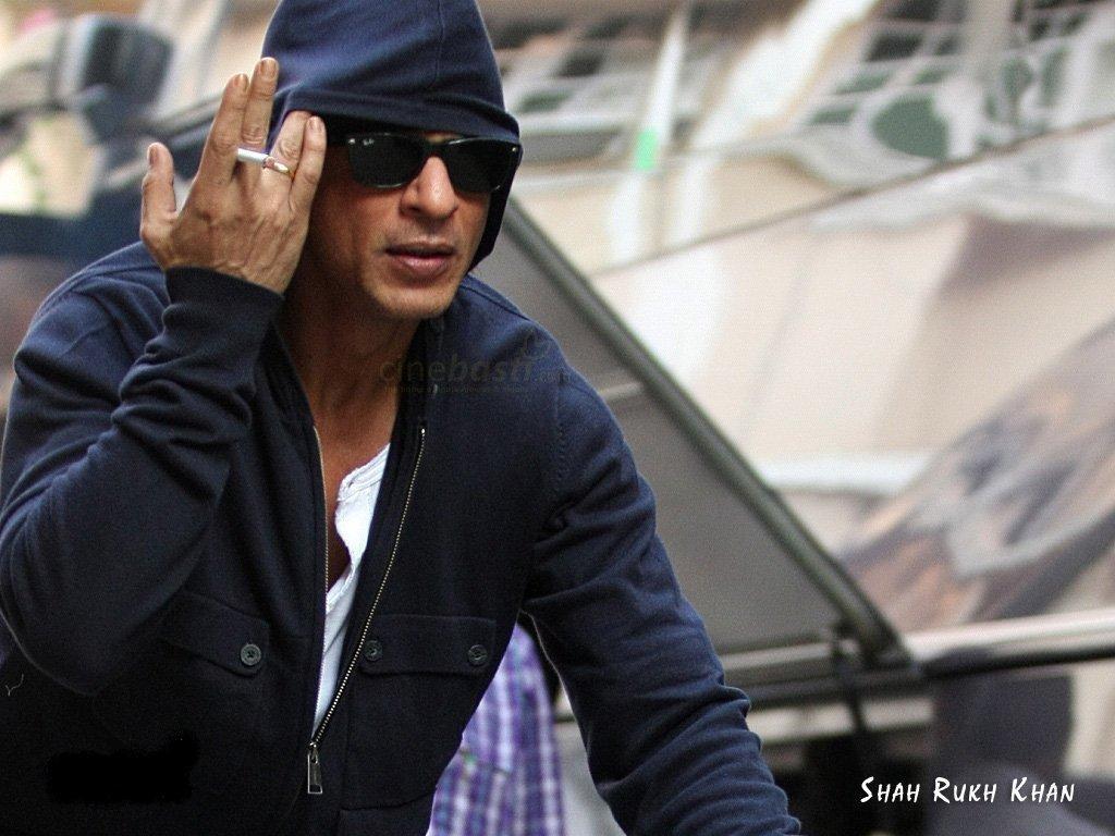 Shahrukh Khan Attractive Wallpaper Need Fun