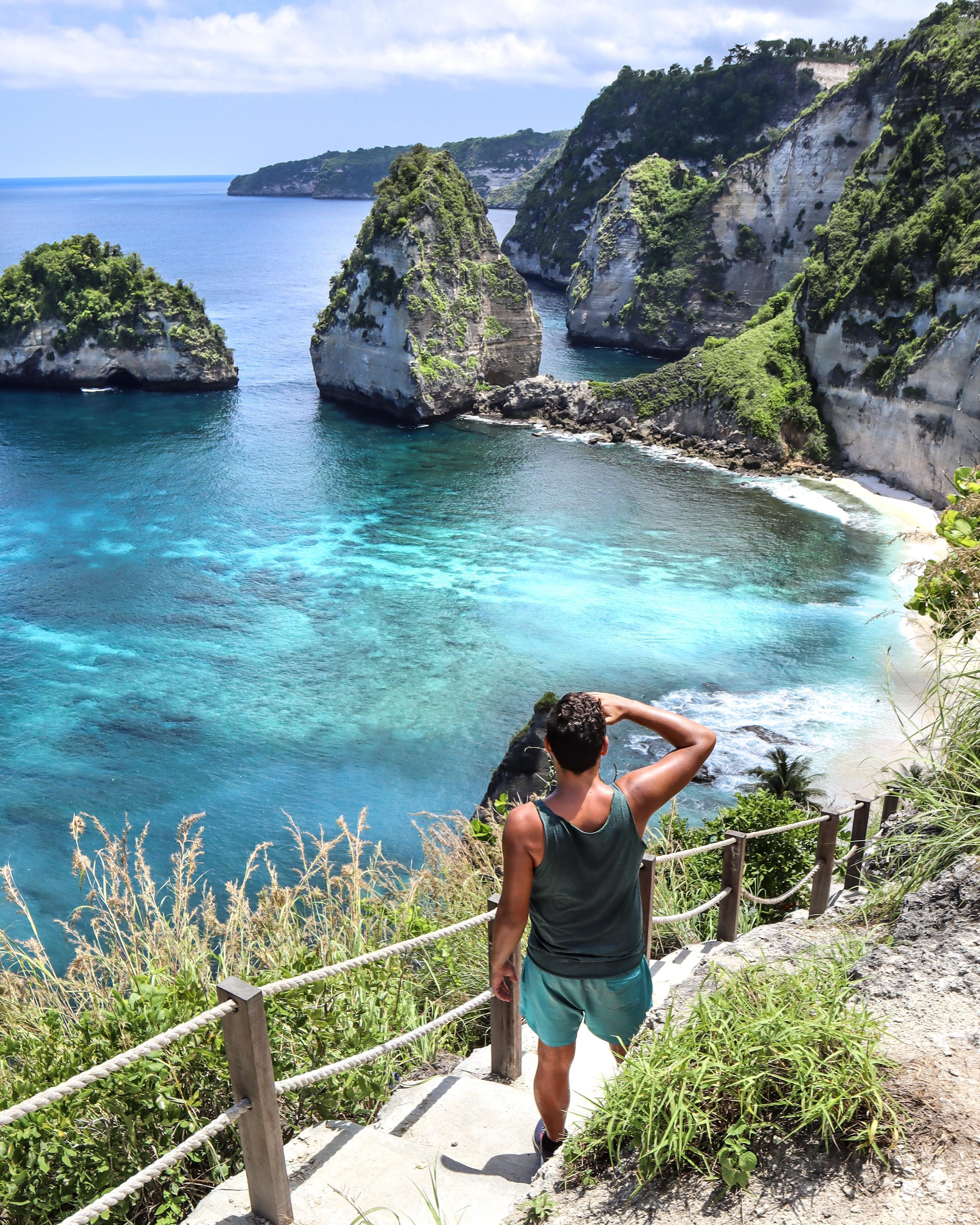 Hiking to Diamond Beach on Nusa Penida Island! Indonesia is so